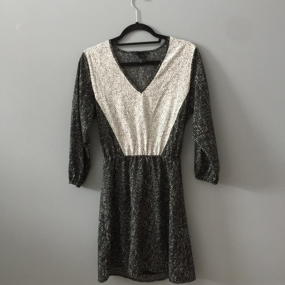 H&M Long sleeve v-neck dress | Size 6